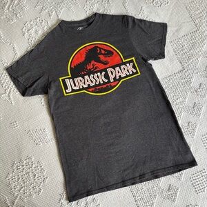 Jurassic Park men’s size small gray short sleeve‎ graphic tee dinosaur shirt